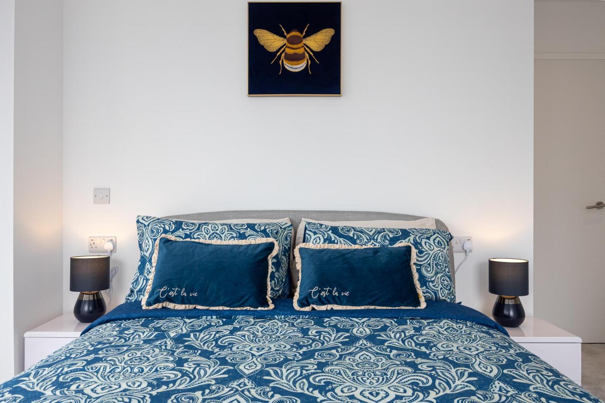 City Center Ultra-Luxe 2Bed Villa Amalfi Манчестър Екстериор снимка