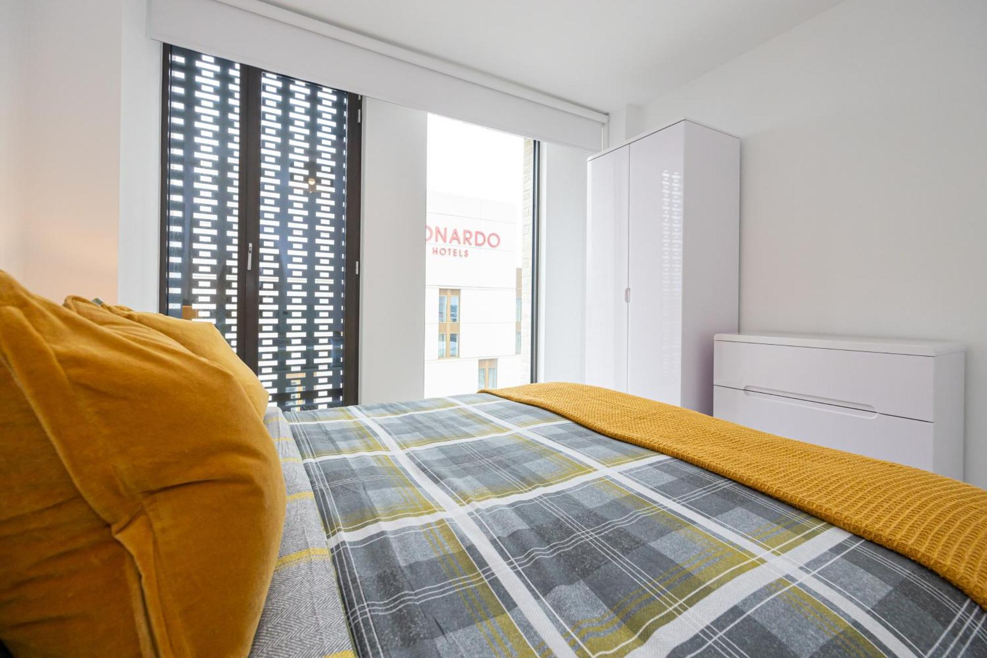 City Center Ultra-Luxe 2Bed Villa Amalfi Манчестър Екстериор снимка